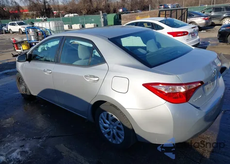 2017 Toyota Corolla Le z USA, uszkodzony, nr VIN 2T1BURHE0HC877588